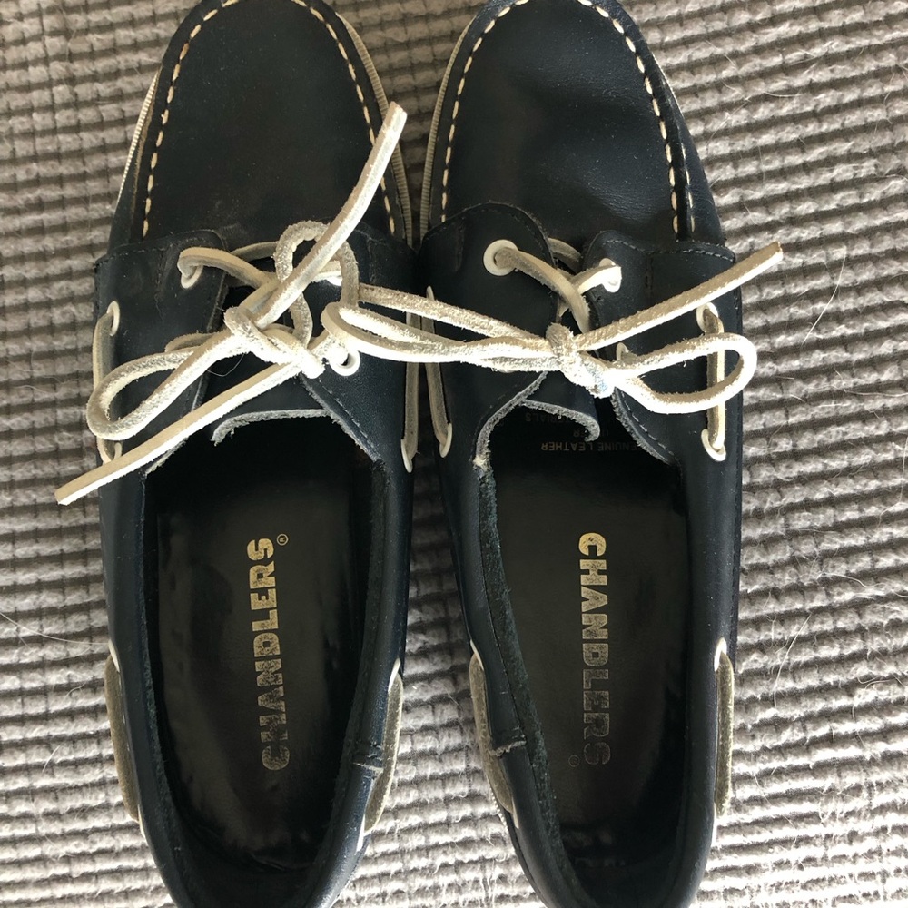 Chandlers navy blue boat shoes. Like new. Genuine leather upper. Woman’s size 7.